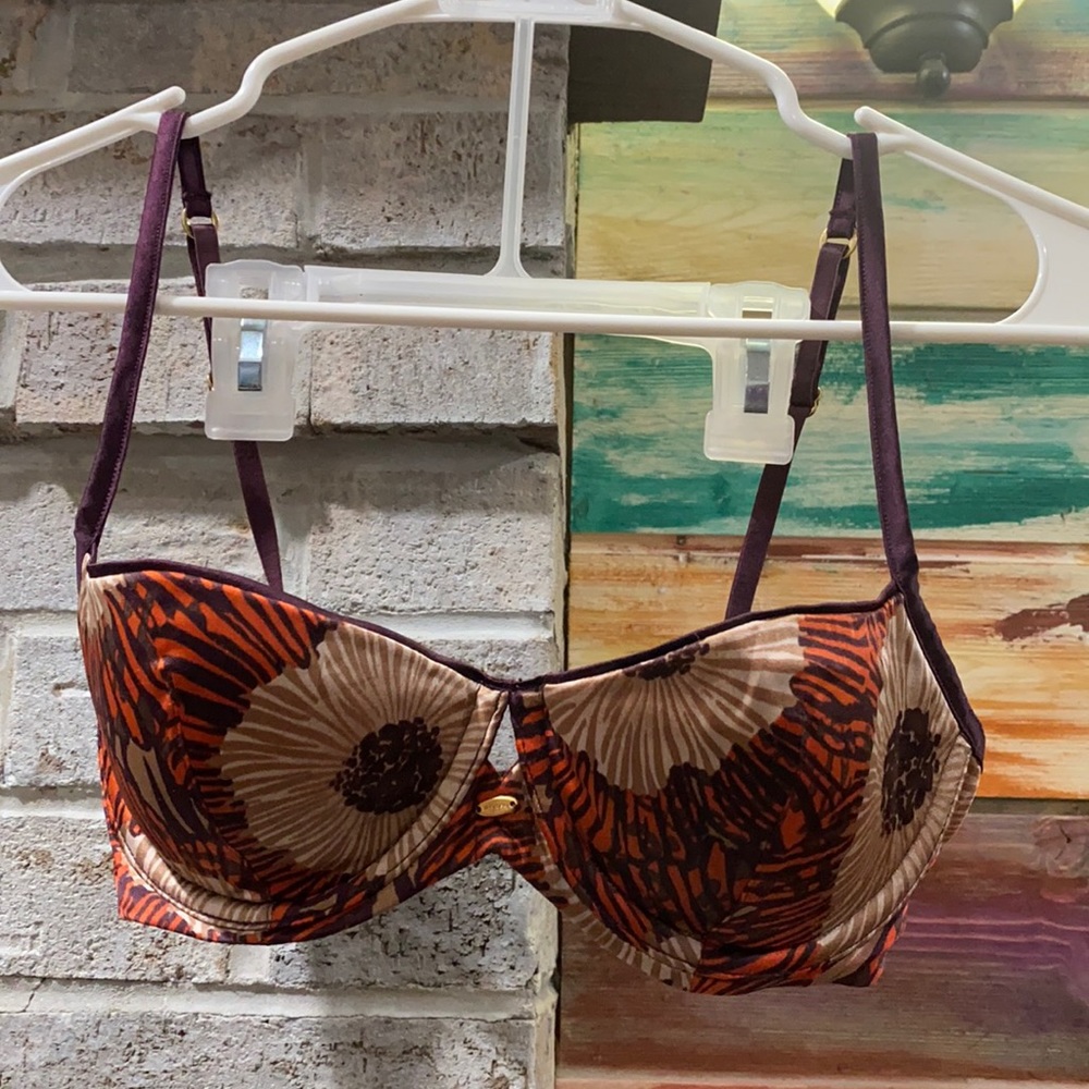 NWT VS VERY SEXY 34C balconette bra